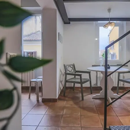아파트 Bohemienne Intimo Rifugio Al Centro Di *